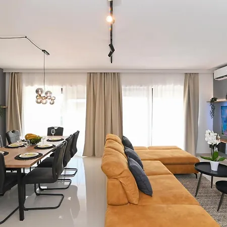 Blu - Private Heated Pool And Billiard וילה *