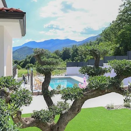 Blu - Private Heated Pool And Billiard