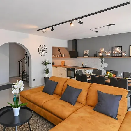 Blu - Private Heated Pool And Billiard Villa Veprinac