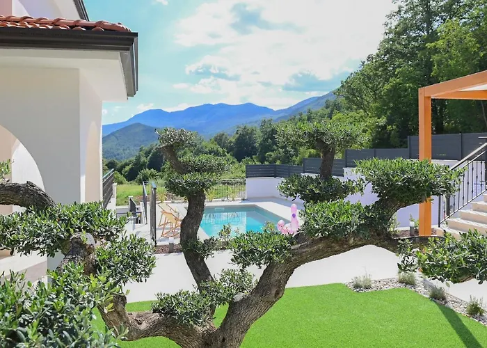 Blu - Private Heated Pool And Billiard